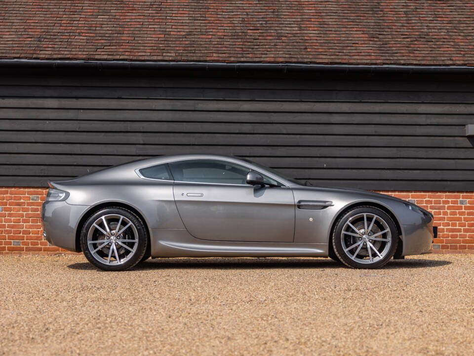 Bild 2/64 von Aston Martin V8 Vantage (2010)