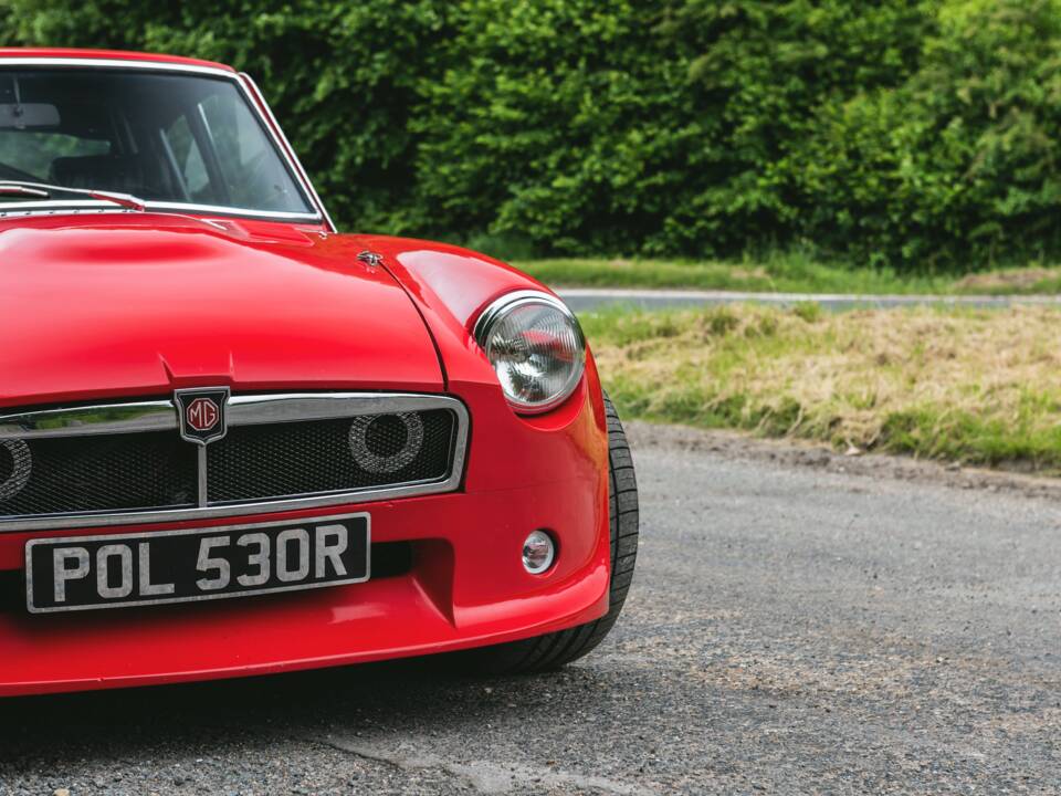 Image 28/50 of MG MGB GT V8 (1977)