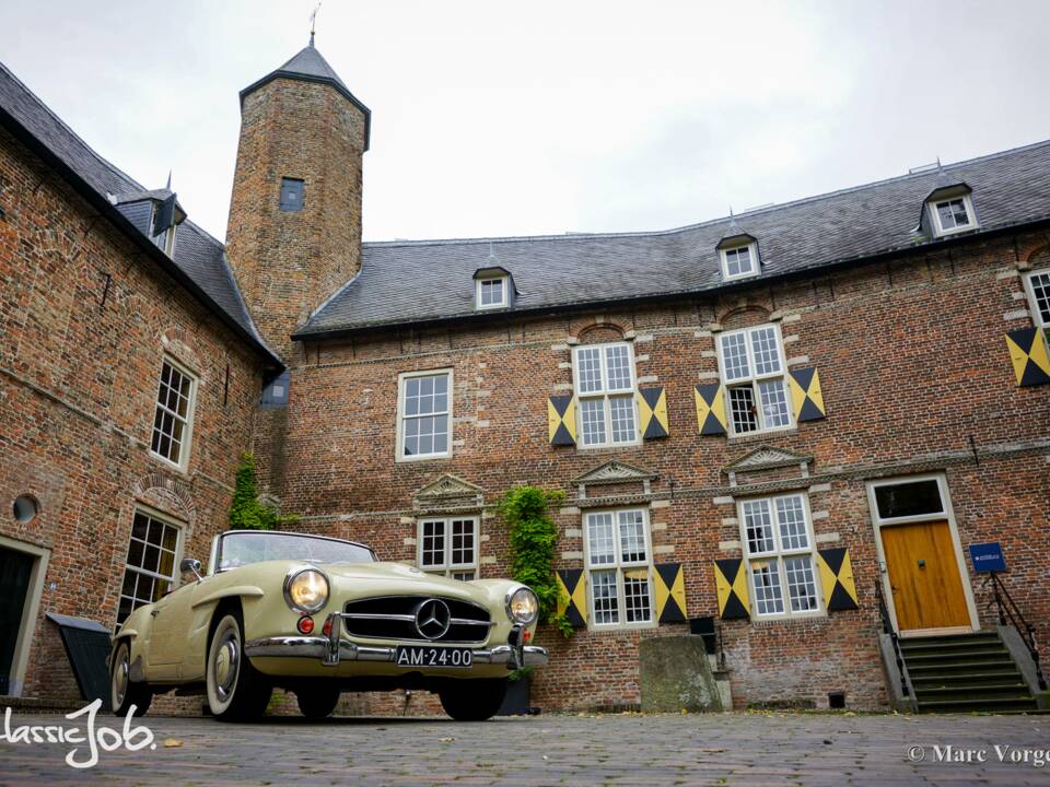 Image 48/61 of Mercedes-Benz 190 SL (1959)