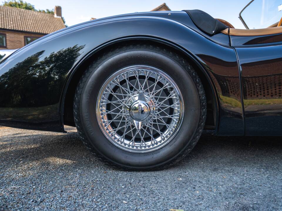 Image 27/50 of Jaguar XK 120 OTS (1952)