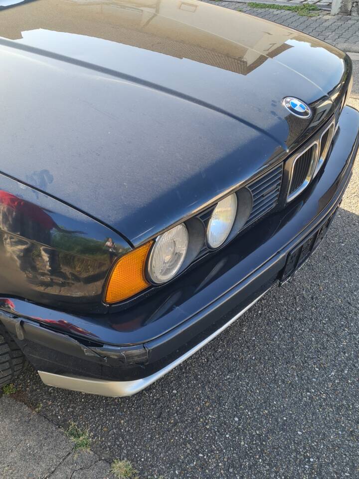 Image 7/11 of BMW M5 (1991)