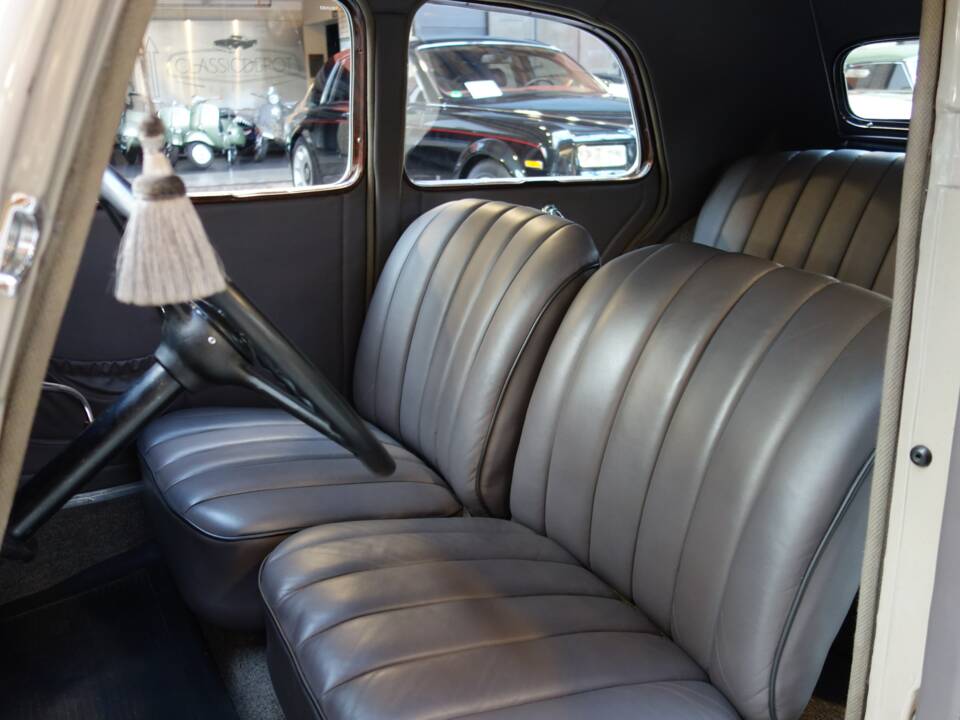 Image 14/43 of Citroën Traction Avant 7 C (1935)