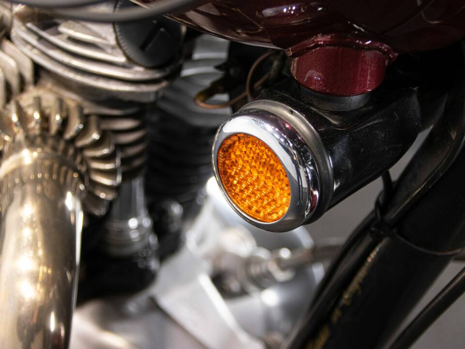 Afbeelding 17/50 van Triumph DUMMY (1970)