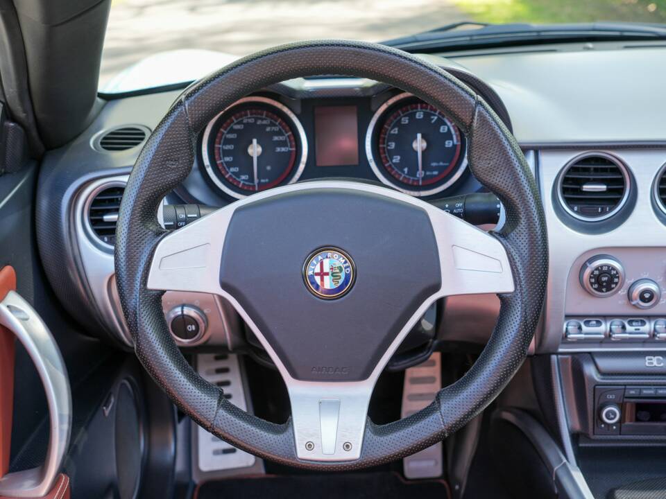 Image 39/40 of Alfa Romeo 8C Spider (2009)
