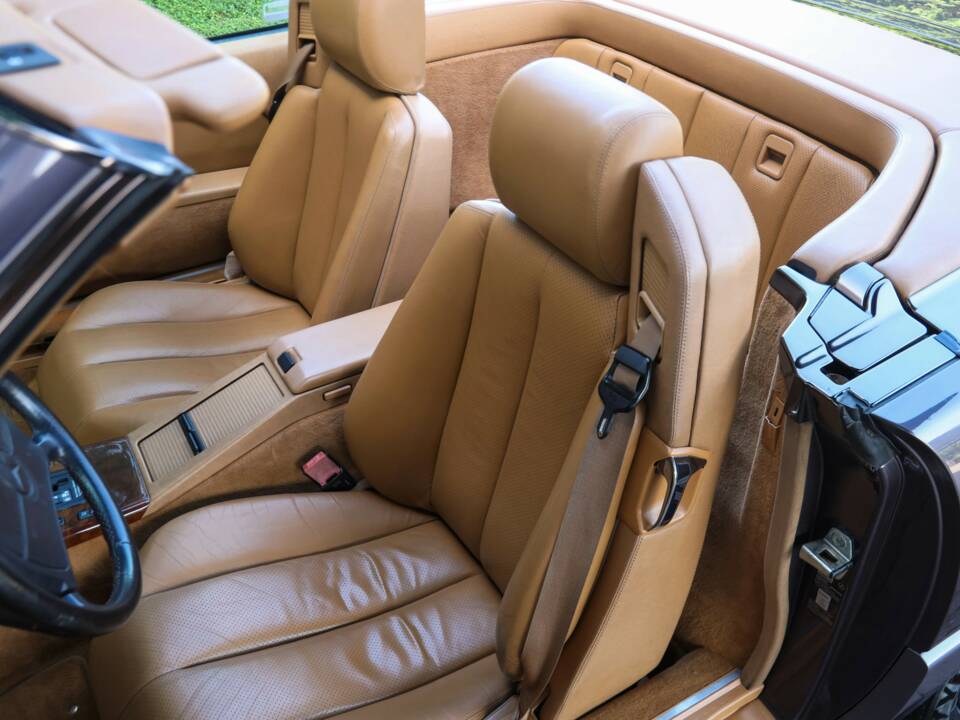 Image 47/50 of Mercedes-Benz 500 SL (1990)