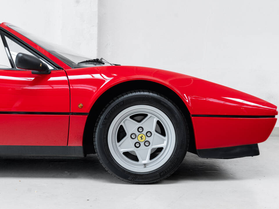 Bild 21/38 von Ferrari 328 GTS (1987)