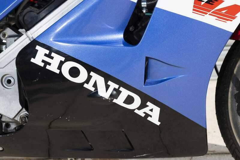 Bild 8/47 von Honda VFR 400 R (1988)