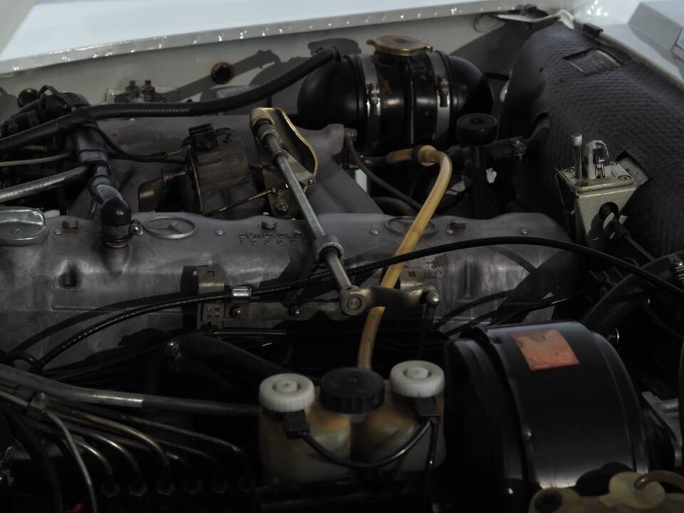Afbeelding 24/57 van Mercedes-Benz 280 SL (1969)