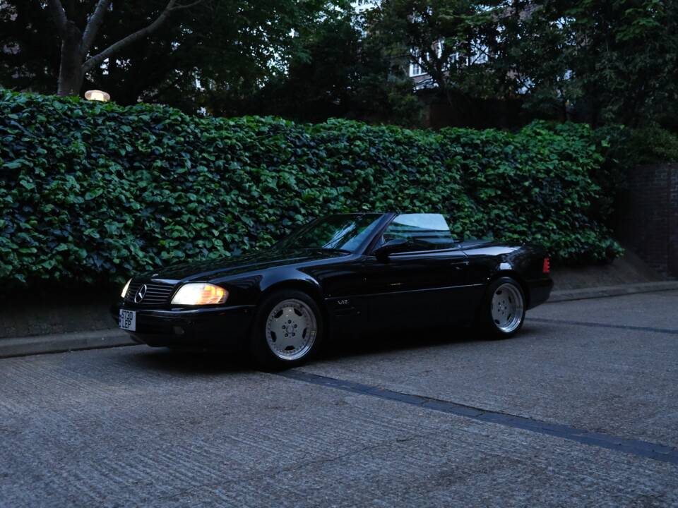 Image 93/100 of Mercedes-Benz SL 600 (1998)