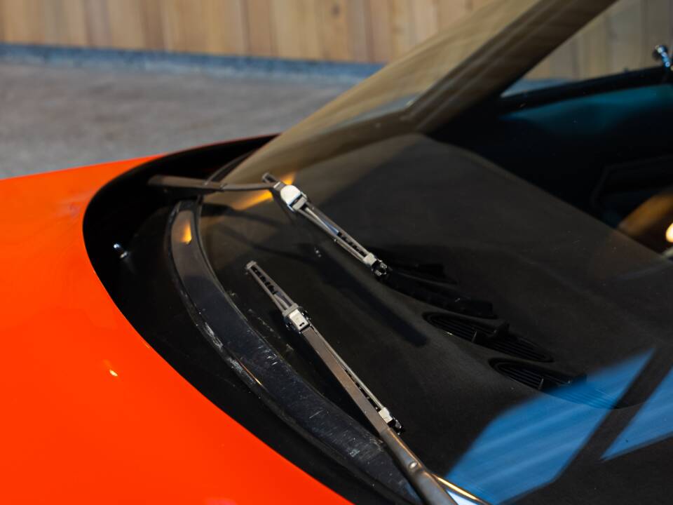 Image 32/74 of Ferrari 365 GTB/4 Daytona (1971)