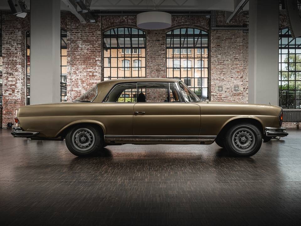 Image 10/30 of Mercedes-Benz 280 SE (1970)