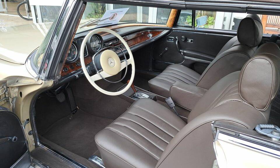 Imagen 43/52 de Mercedes-Benz 280 SE 3,5 (1970)