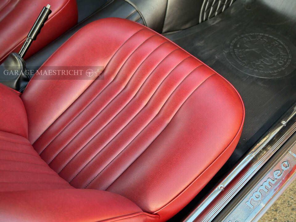 Afbeelding 38/84 van Alfa Romeo Giulia 1600 GT Junior (1972)