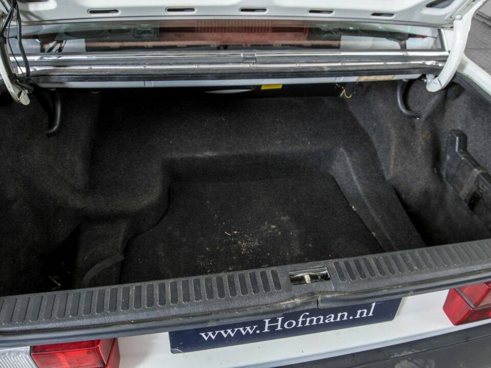 Image 42/50 de Volvo 740 (1984)