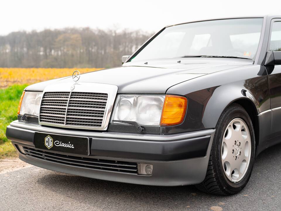 Bild 8/61 von Mercedes-Benz 500 E (1992)