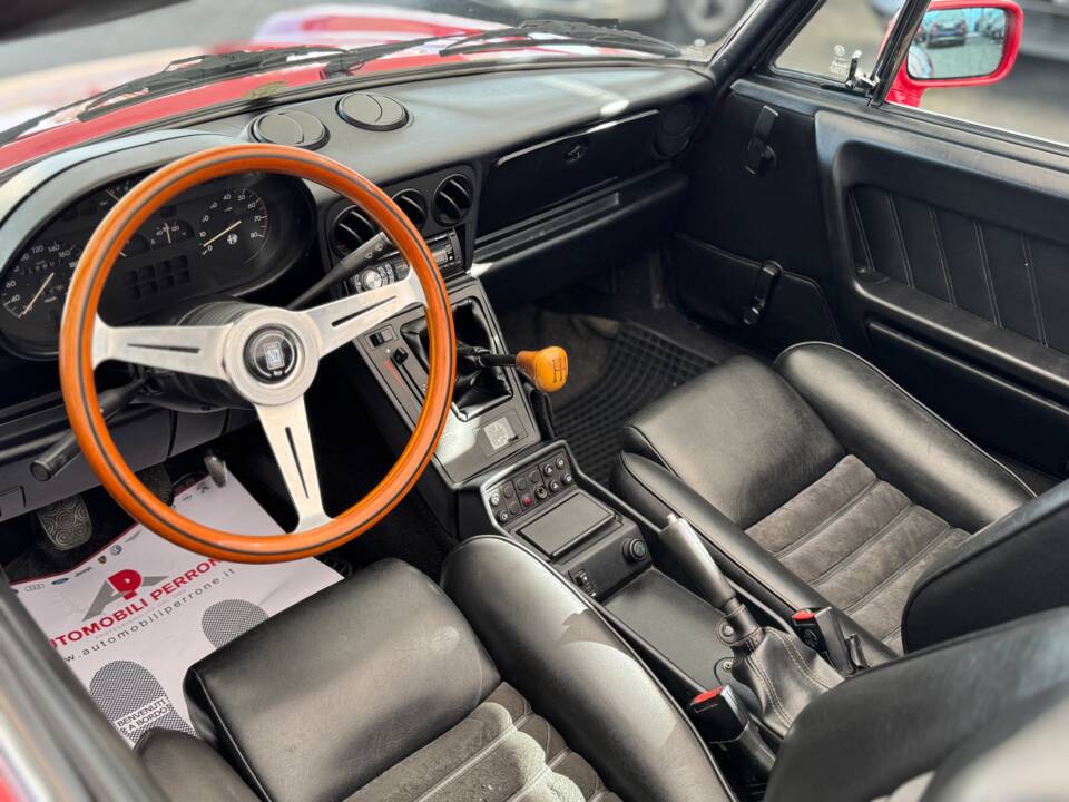 Bild 22/29 von Alfa Romeo 1.6 Spider (1992)
