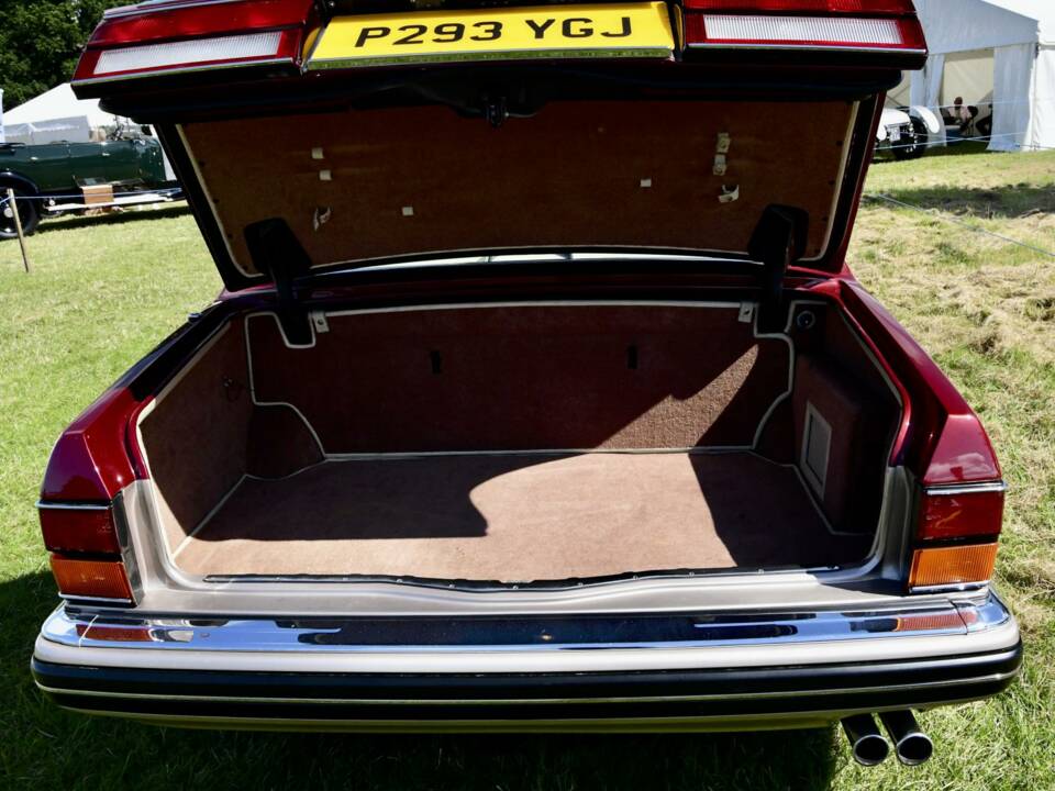 Image 36/50 of Rolls-Royce New Silver Dawn (1997)