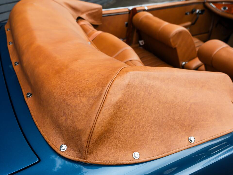 Image 43/57 de Mercedes-Benz 280 SE 3,5 (1971)