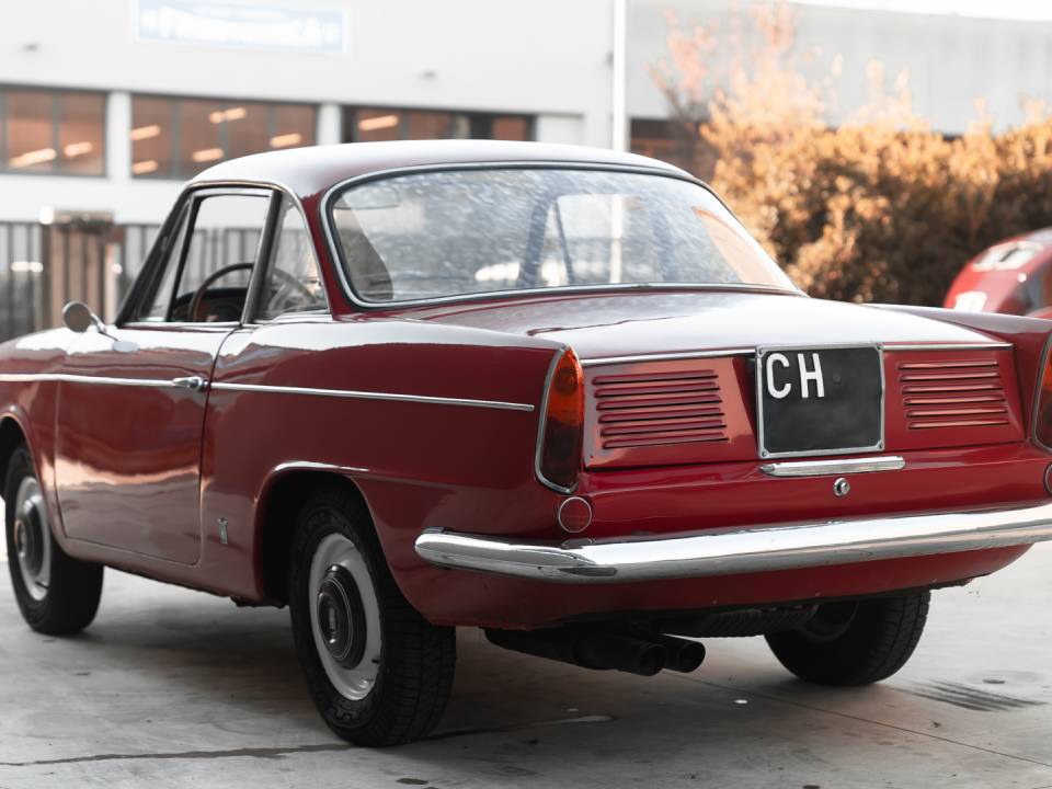 Image 7/36 of FIAT 750 Vignale Coupé (1964)