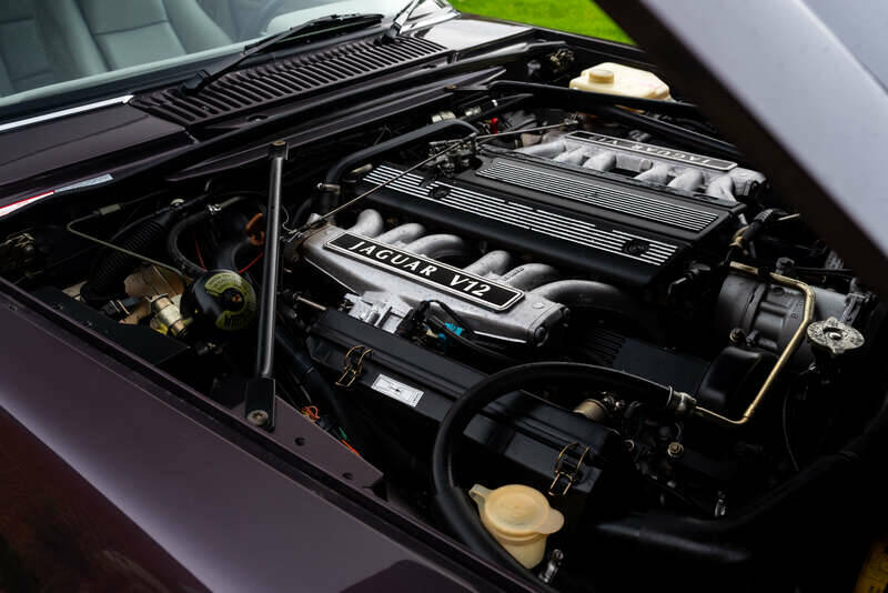 Image 36/50 of Jaguar XJS 6.0 (1993)