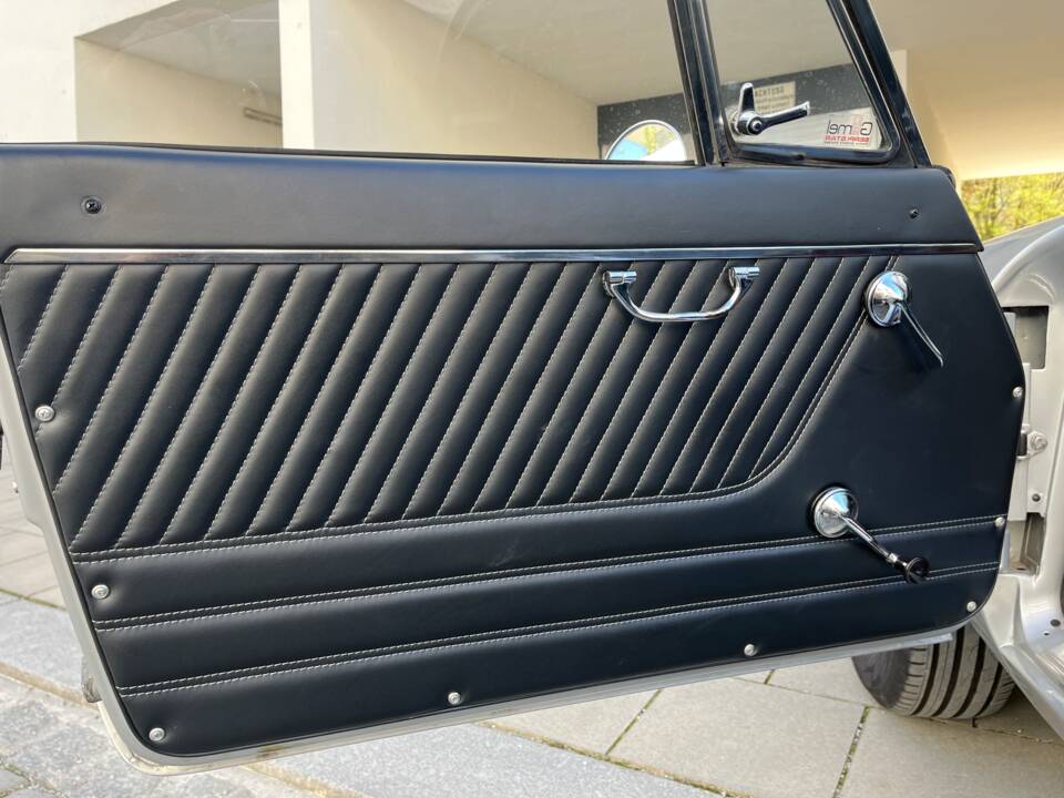 Immagine 33/88 di Alfa Romeo 1750 Spider Veloce (1971)