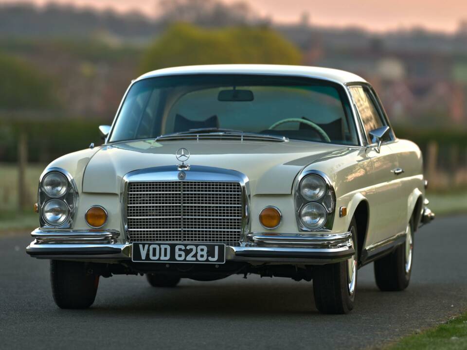 Image 5/50 of Mercedes-Benz 280 SE 3,5 (1971)