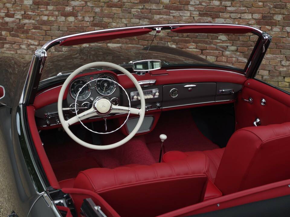 Image 35/50 of Mercedes-Benz 190 SL (1959)