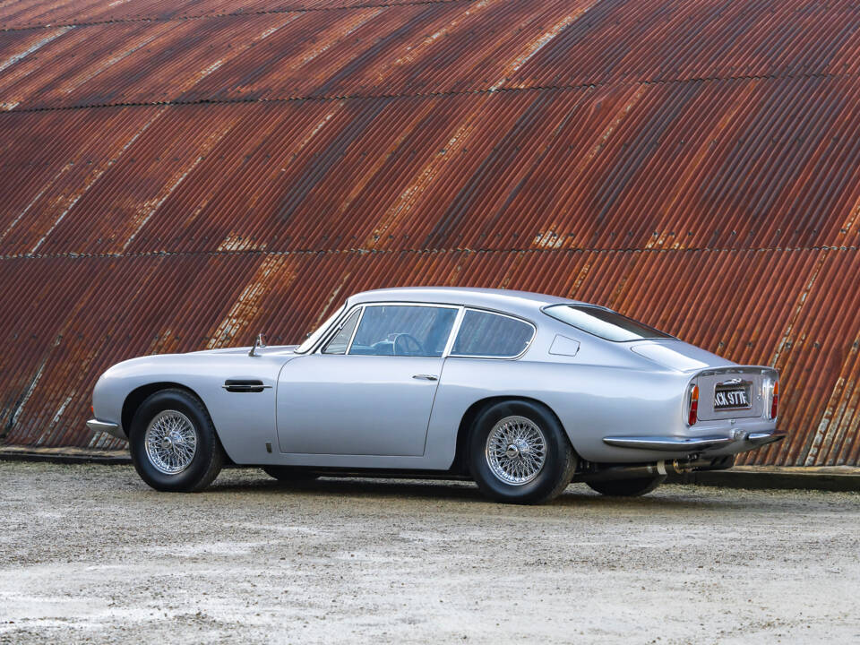 Bild 2/44 von Aston Martin DB 6 (1967)