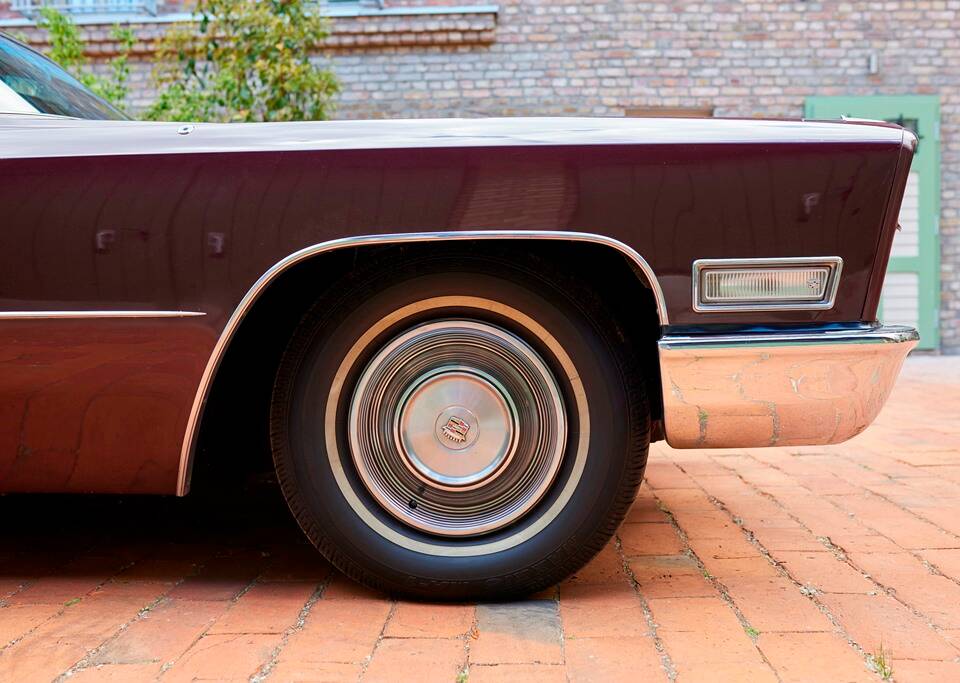 Bild 62/200 von Cadillac Coupe DeVille (1968)