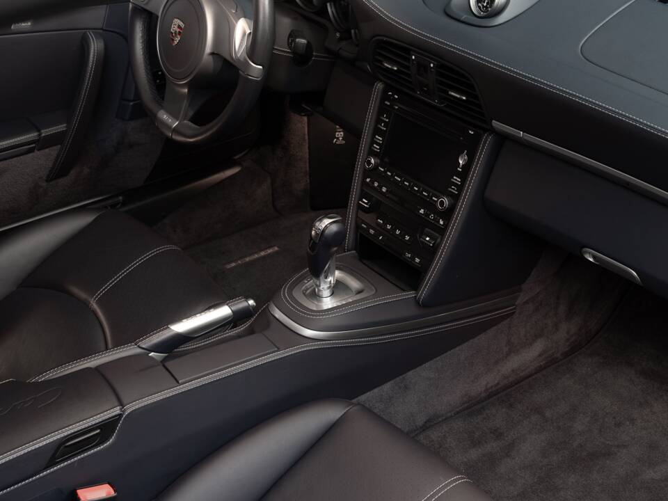 Image 29/40 of Porsche 911 Carrera 4 (2009)