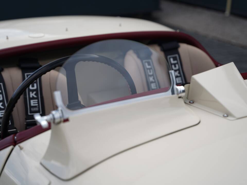 Image 39/50 of Jaguar XK 120 OTS (1950)