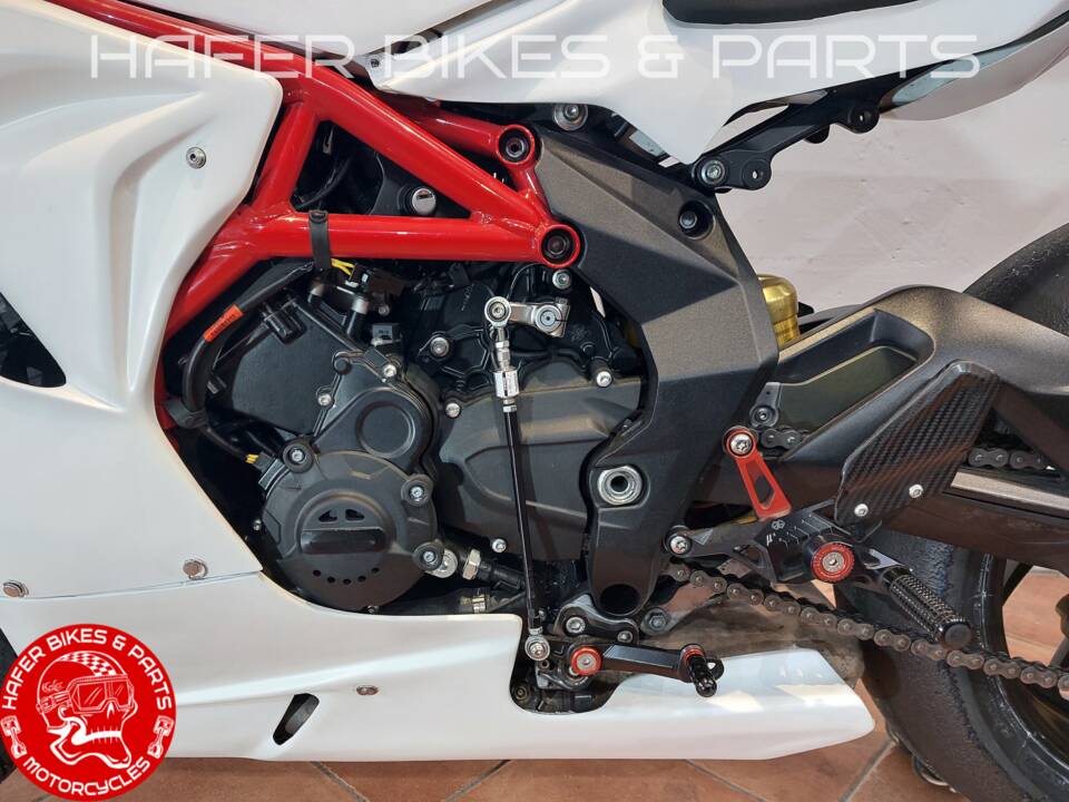 Imagen 26/29 de MV Agusta DUMMY (2014)