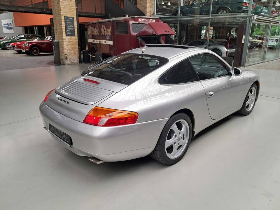 Image 27/33 de Porsche 911 Carrera (1996)