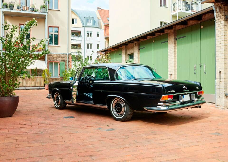 Image 4/188 of Mercedes-Benz 280 SE 3,5 (1971)