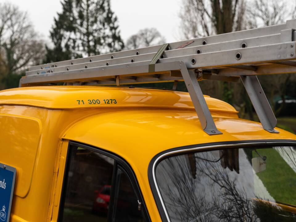 Image 12/50 of Morris Minor Van (1971)