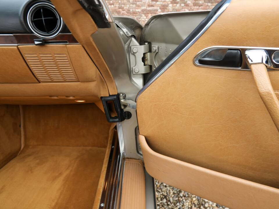 Image 26/50 de Mercedes-Benz 560 SL (1988)