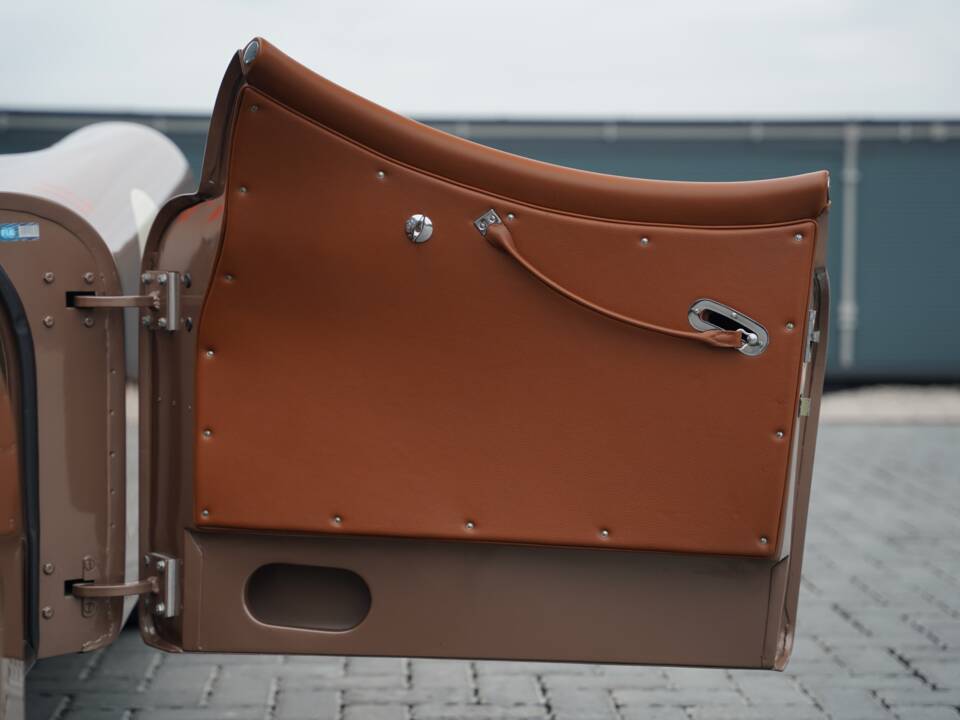 Image 24/50 of Jaguar XK 120 OTS (1950)