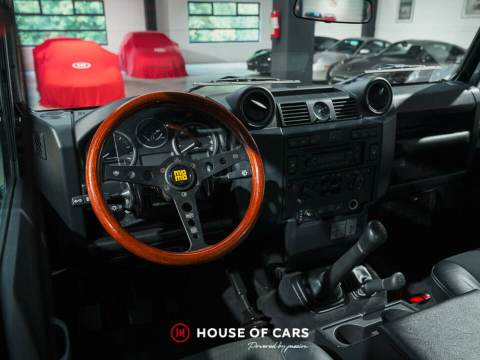 Image 16/25 of Land Rover Defender 90 (2013)