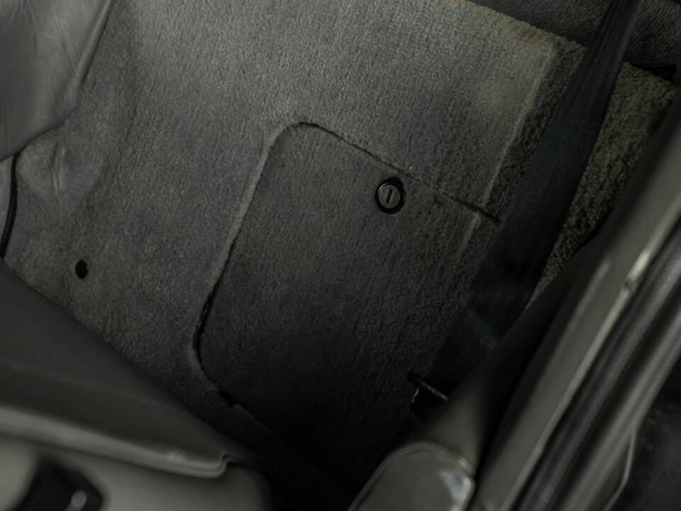 Image 45/66 of DeLorean DMC-12 (1981)