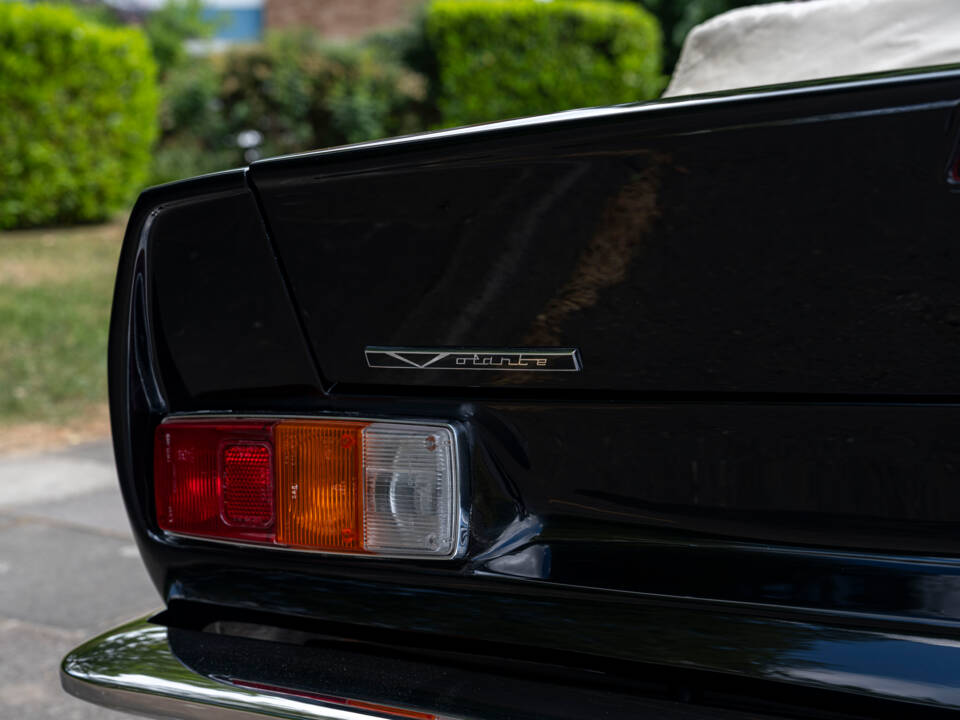 Immagine 16/32 di Aston Martin V8 Vantage Volante (1988)