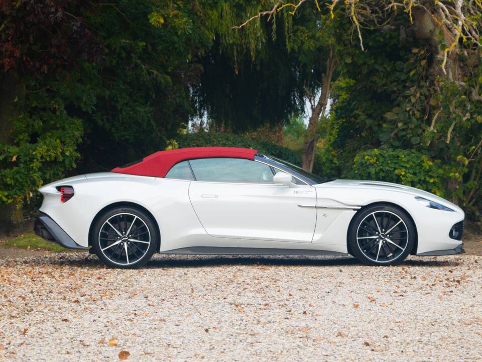 Bild 16/37 von Aston Martin Vanquish Zagato Volante (2017)