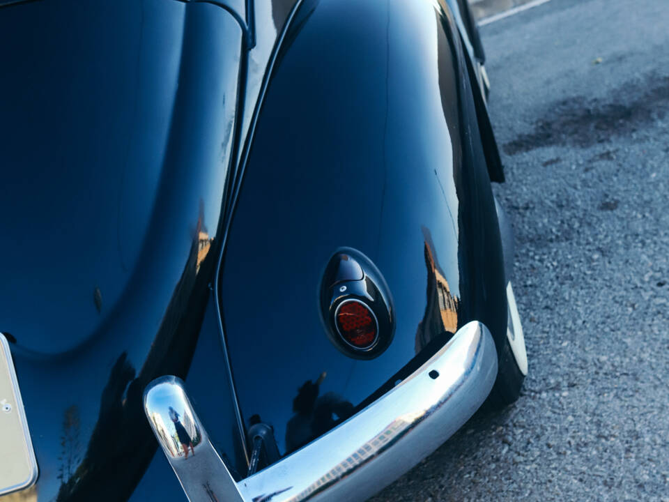 Image 63/130 of Volkswagen Beetle 1200 Export &quot;Oval&quot; (1954)