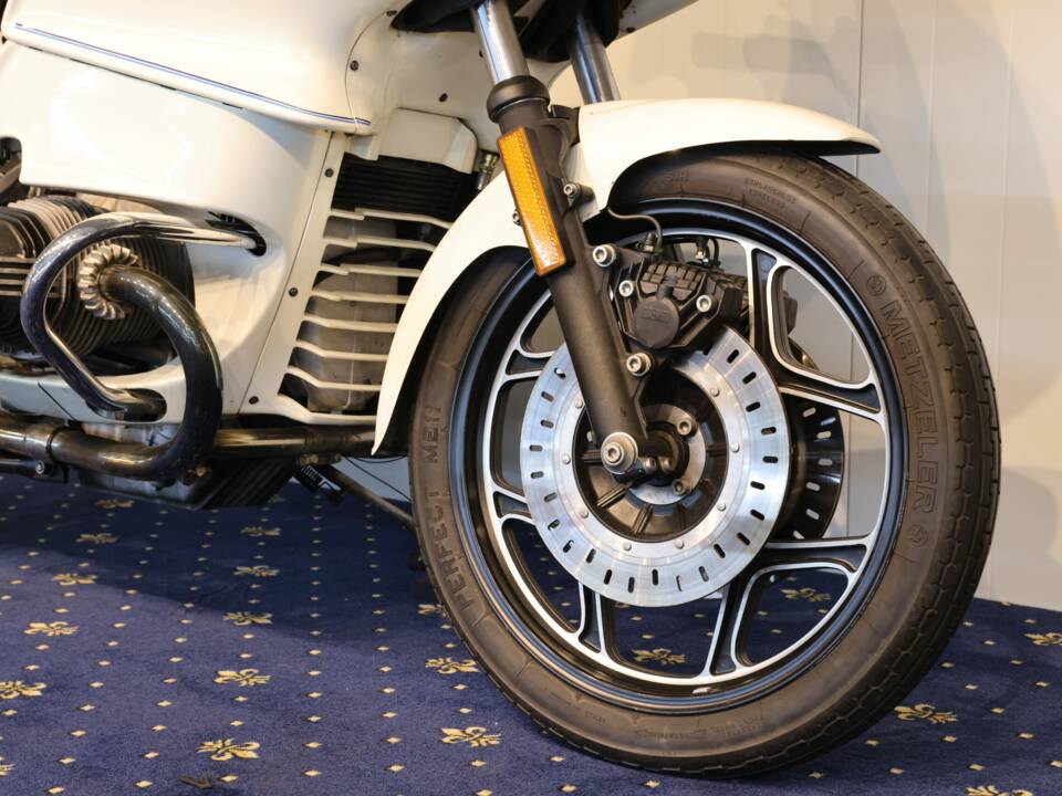 Image 17/32 of BMW R 100 RS (1987)