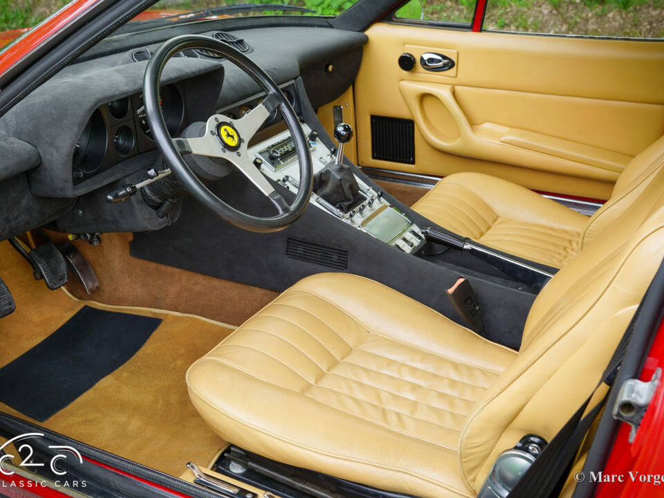 Image 5/80 of Ferrari 365 GTC&#x2F;4 (1972)