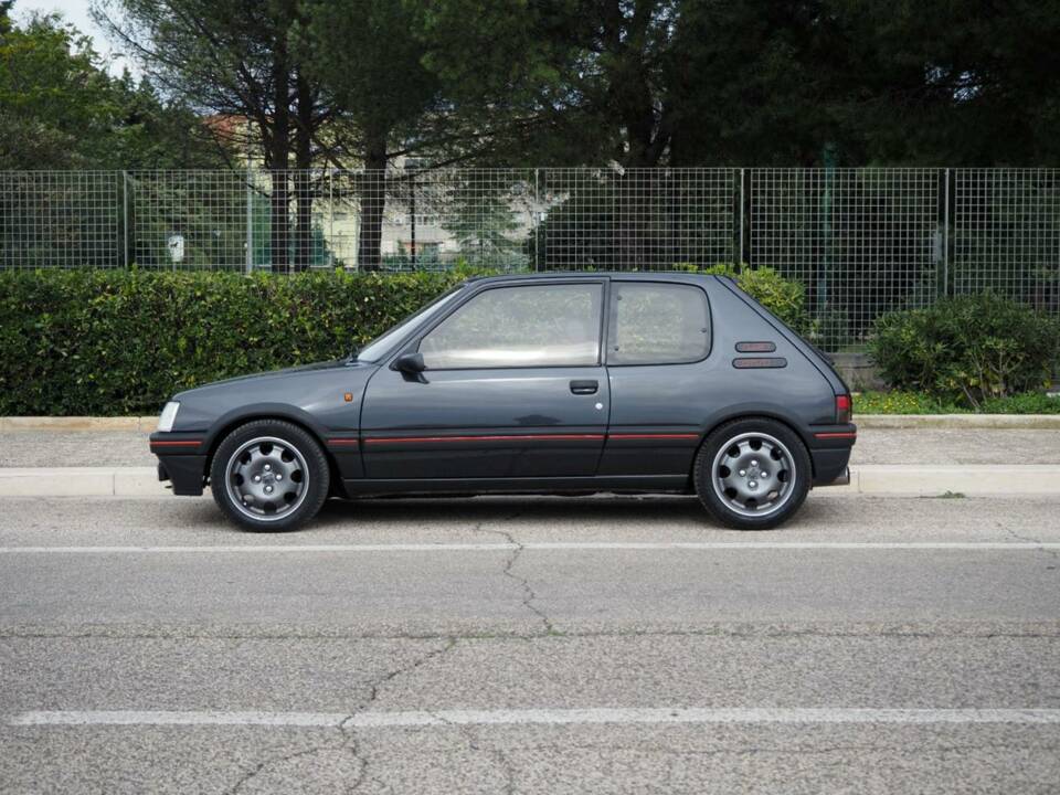 Bild 17/50 von Peugeot 205 GTi 1.9 (1988)