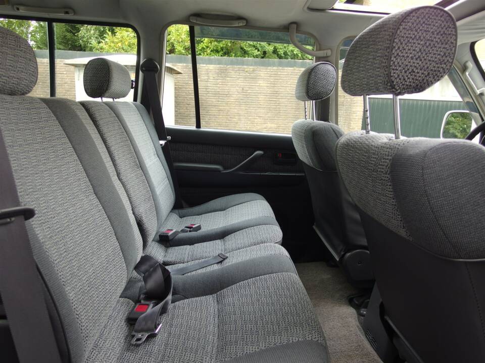 Bild 64/97 von Toyota Land Cruiser FJ80 (1992)