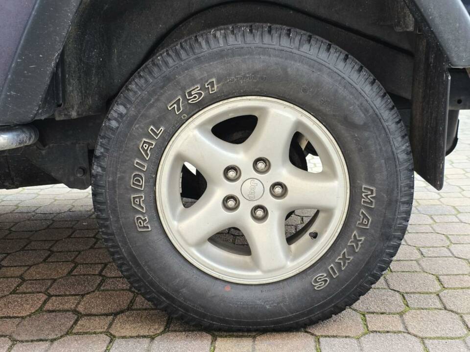 Afbeelding 41/45 van Jeep Wrangler Sport Hardtop 2.5 (1997)