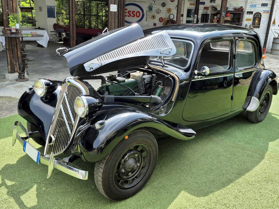 Image 36/47 of Citroën Traction Avant 11 BL (1955)