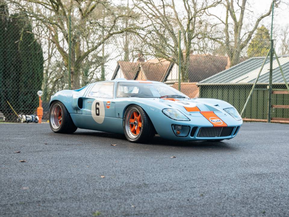 Image 32/32 of Ford GT40 (1965)