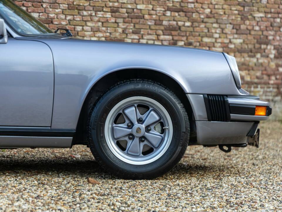 Immagine 46/50 di Porsche 911 Carrera 3.2 "25 years 911" (1988)